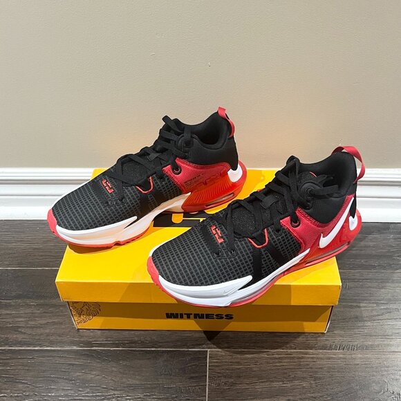 Nike LeBron Witness VII Bred Basketball Shoes - Picture 7 of 13